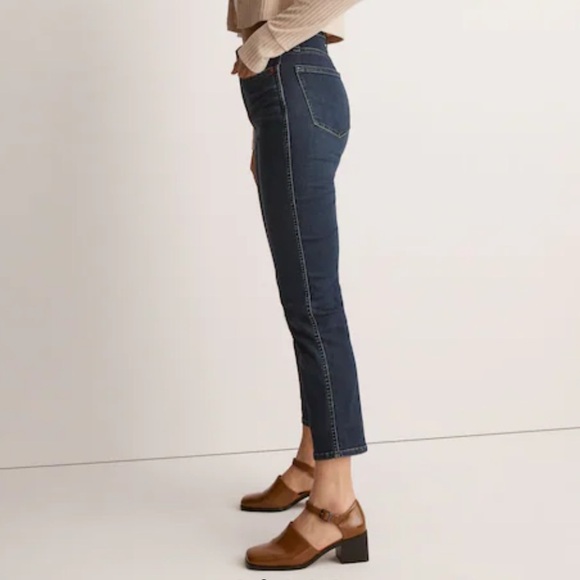 Madewell Mid Rise Stovepipe Jeans in Dahill Wash - Picture 4 of 14